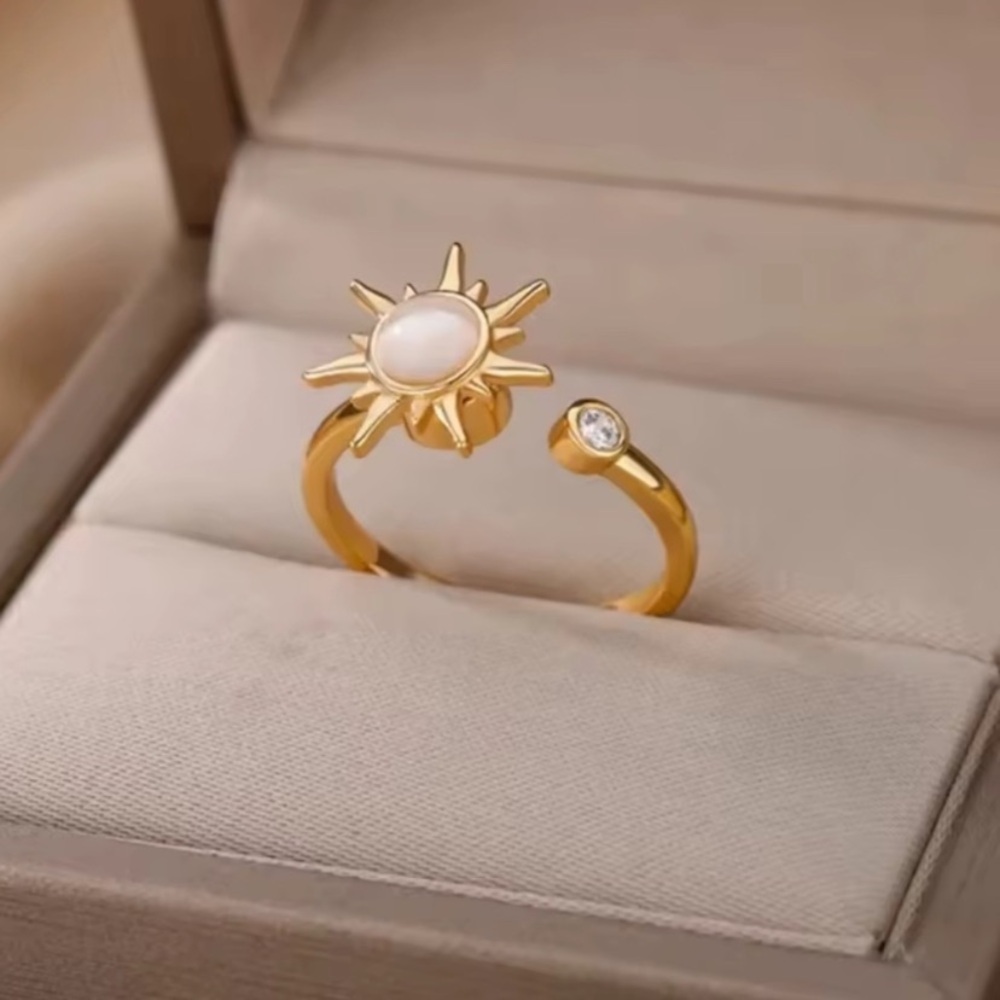 18k Gold Plated Spinner Stainless Steel Waterproof Sunburst Ring White Stone